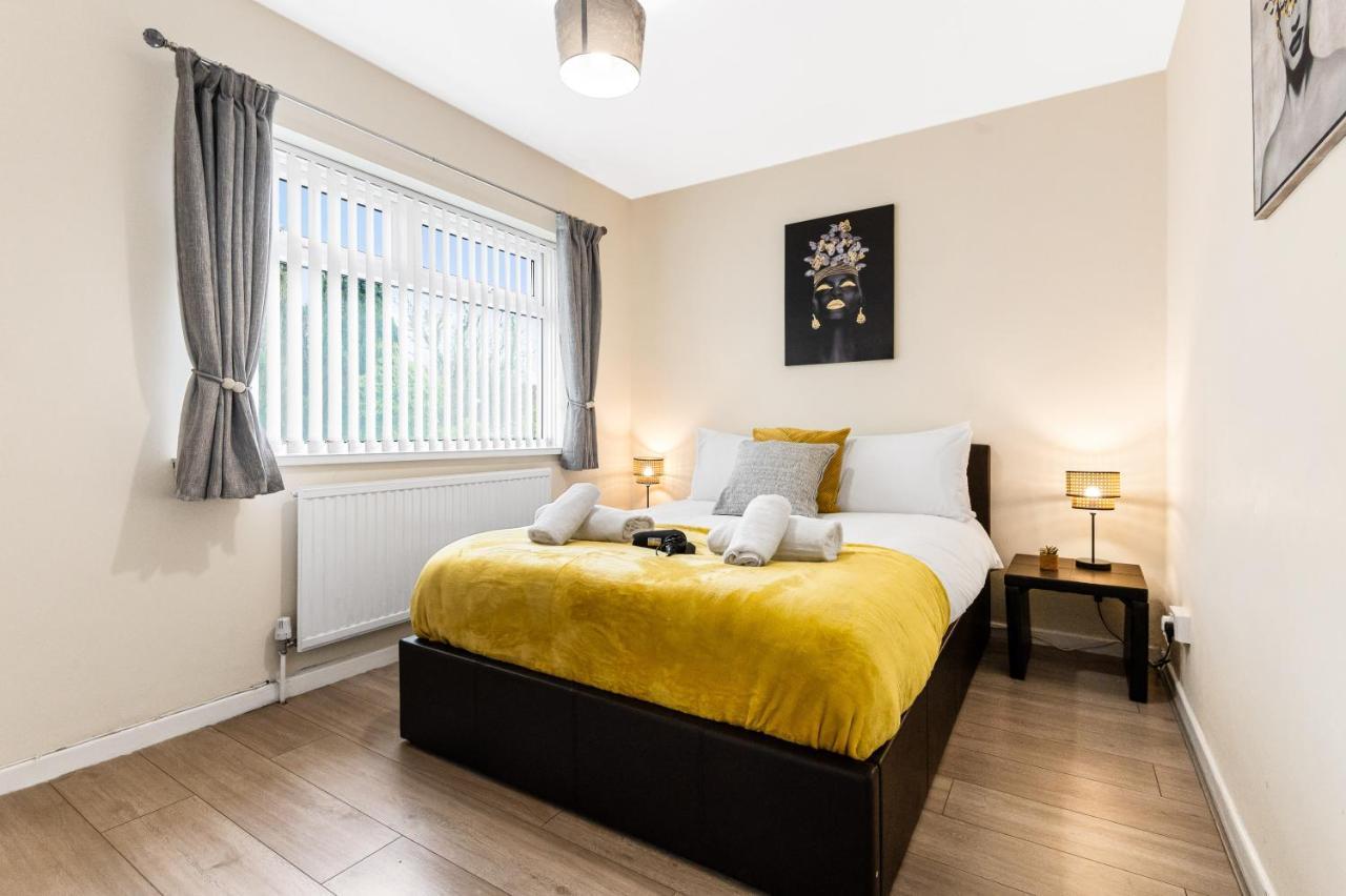 Off Road Parking, Garden, Tv'S In Bedrooms Morriston Exterior foto
